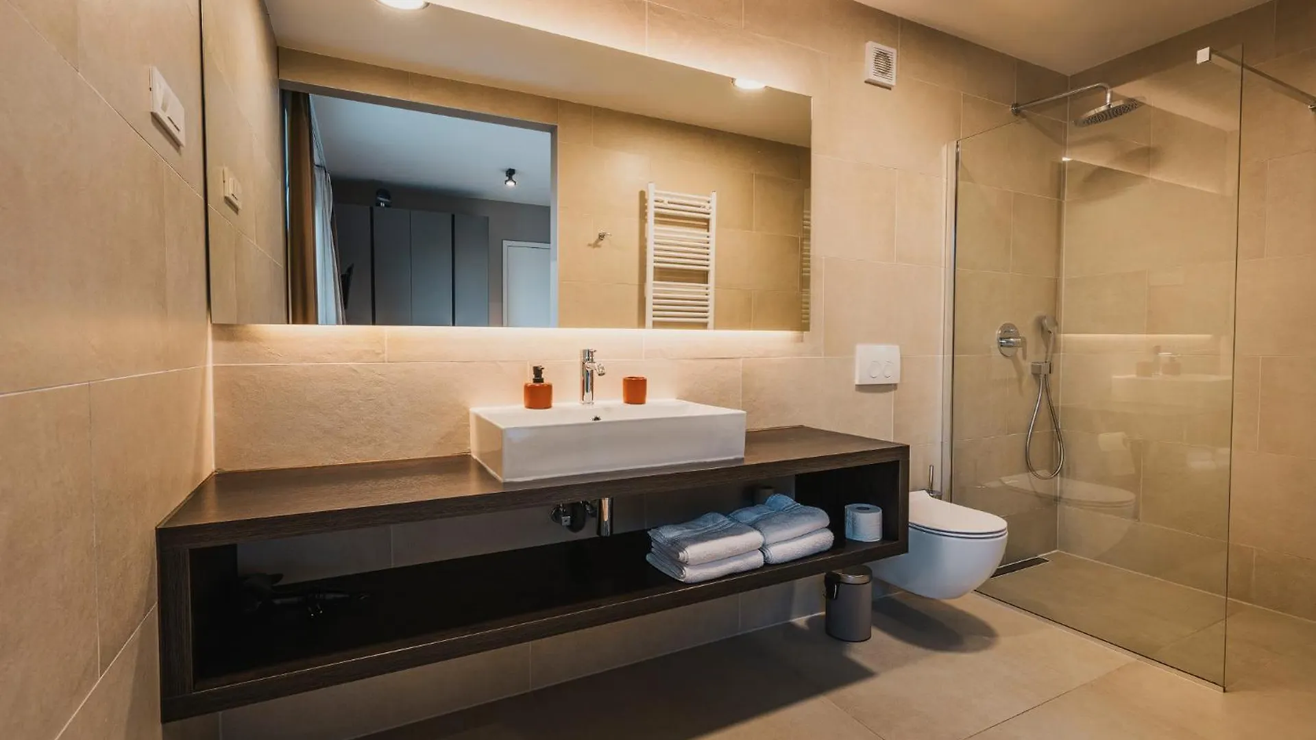 Villa Vigneto Near Novigrad For 15 Persons With Sea View And Whirlpool Brtonigla 0*,  Hırvatistan