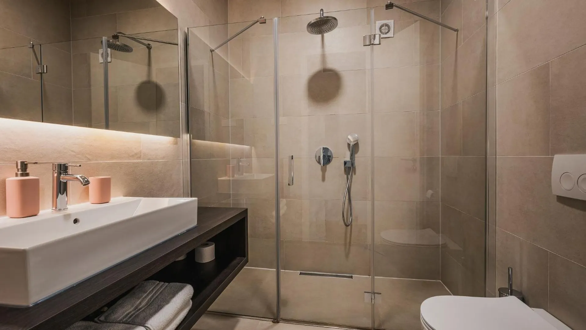 Villa Vigneto Near Novigrad For 15 Persons With Sea View And Whirlpool Brtonigla