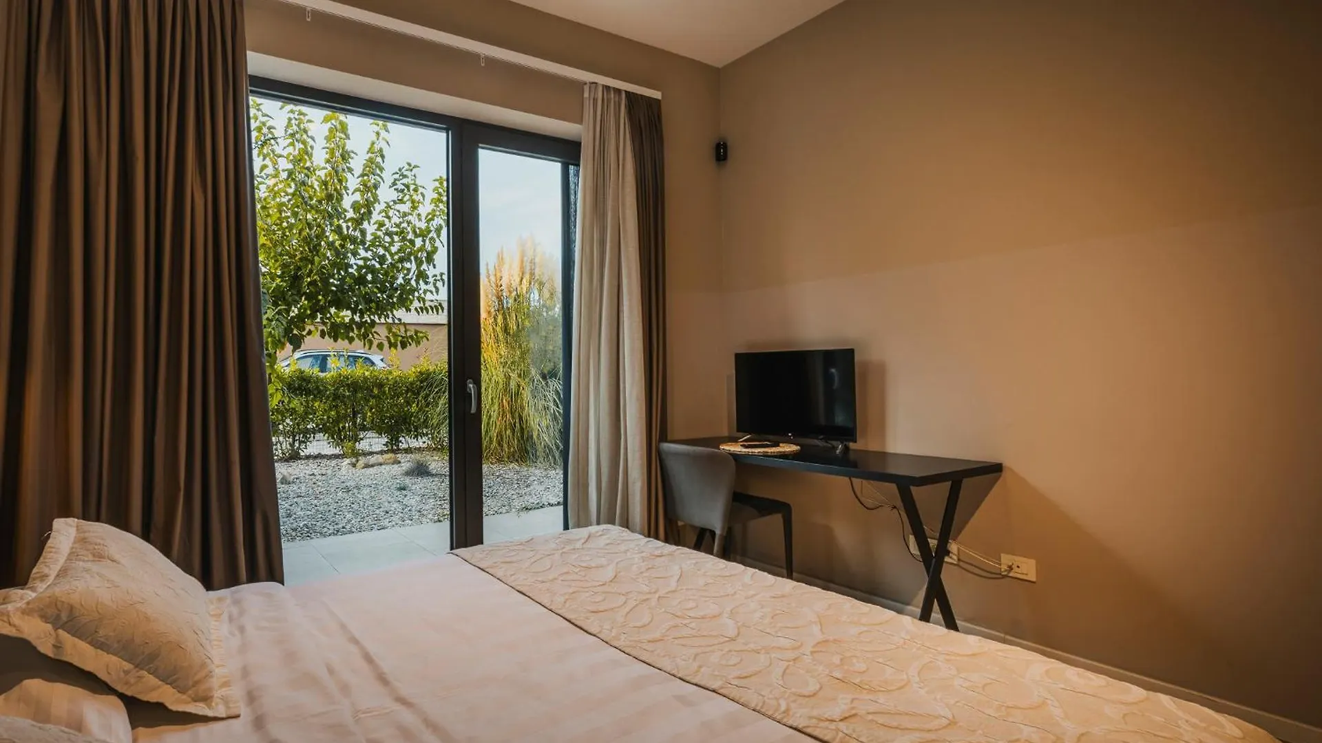 Villa Vigneto Near Novigrad For 15 Persons With Sea View And Whirlpool Brtonigla