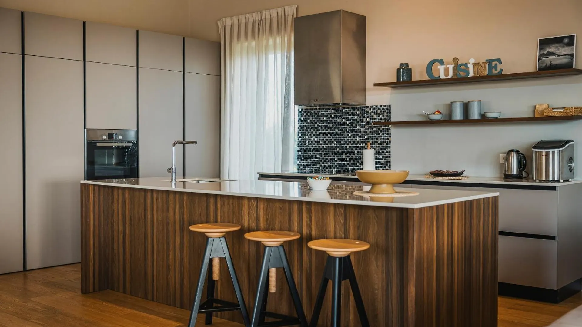Villa Vigneto Near Novigrad For 15 Persons With Sea View And Whirlpool Brtonigla