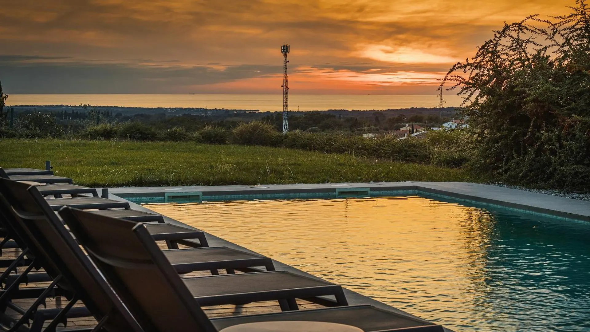 Villa Vigneto Near Novigrad For 15 Persons With Sea View And Whirlpool Brtonigla 0*,