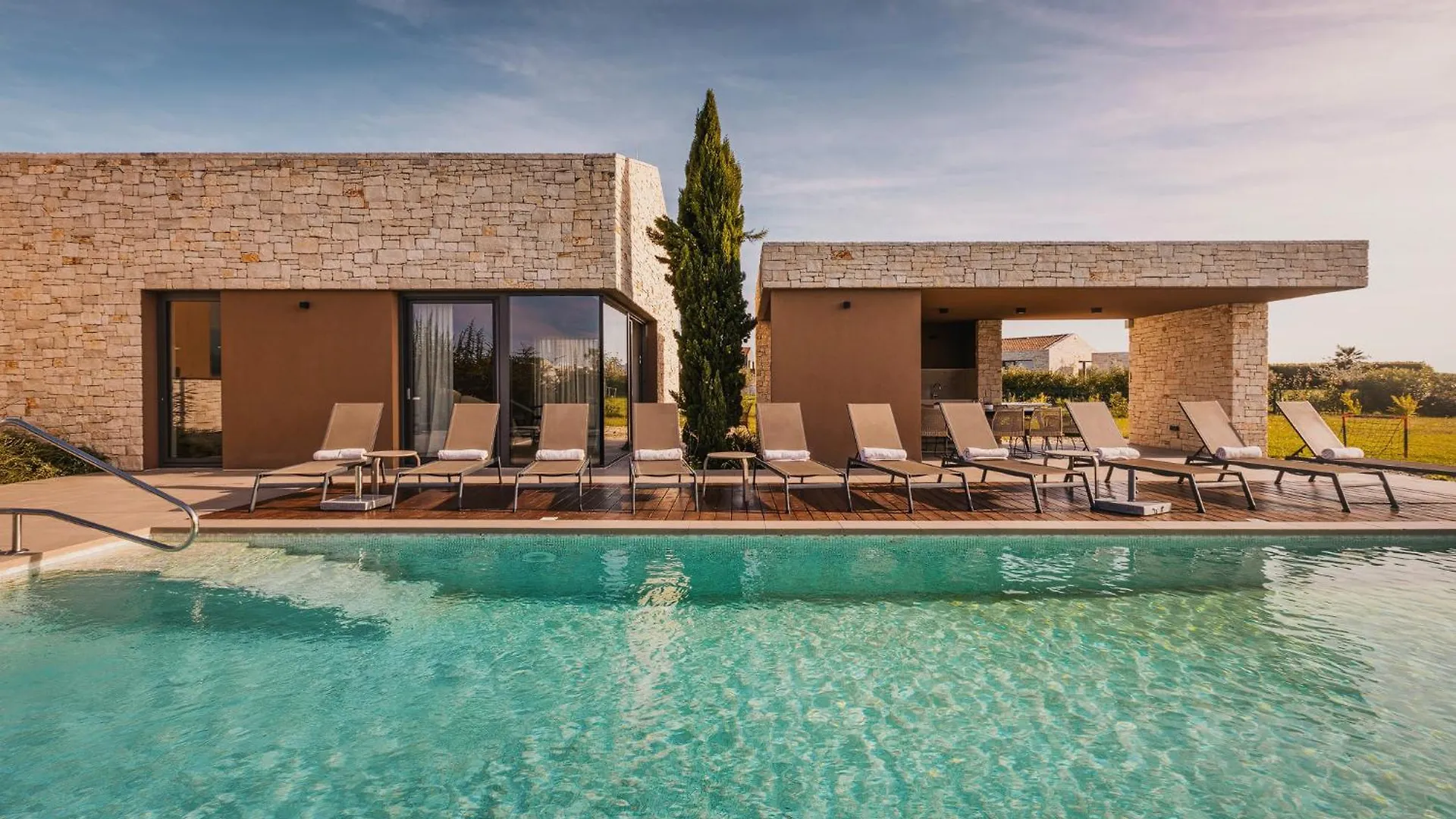 Villa Vigneto Near Novigrad For 15 Persons With Sea View And Whirlpool Brtonigla Hırvatistan